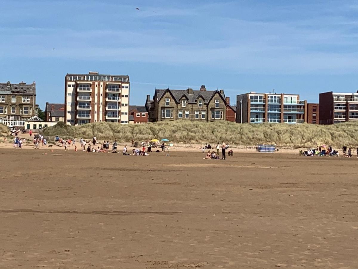 Beach View - Amazing Sea Views Lytham St Annes Kültér fotó